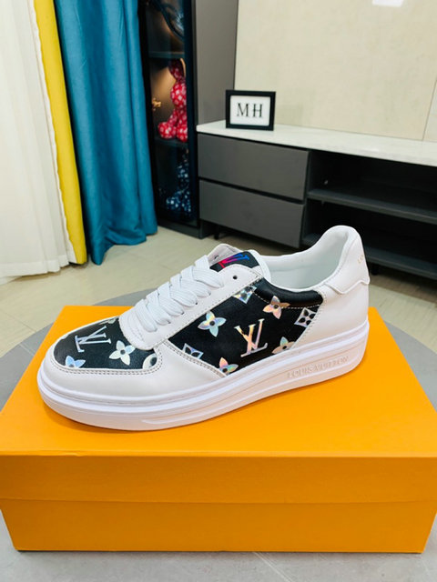 men LV shoes-024